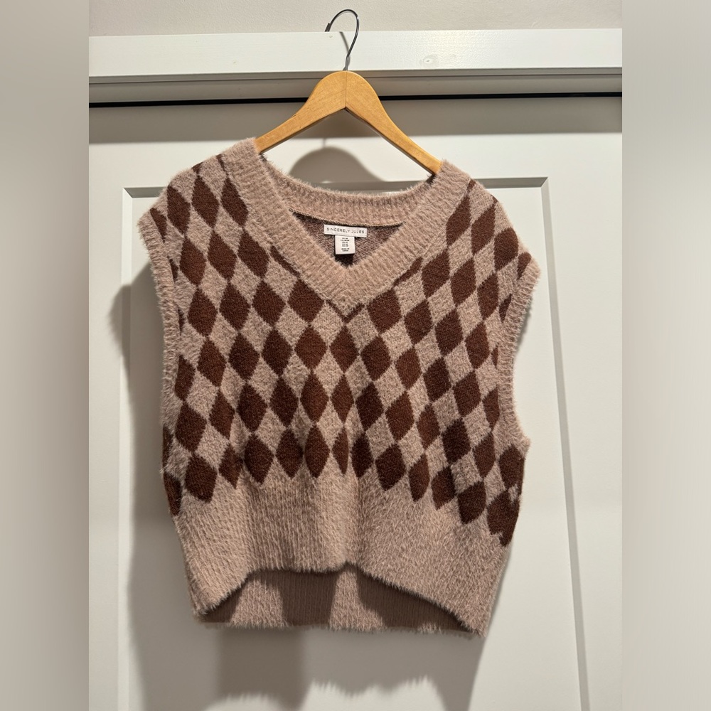 Cute sweater vest 💕